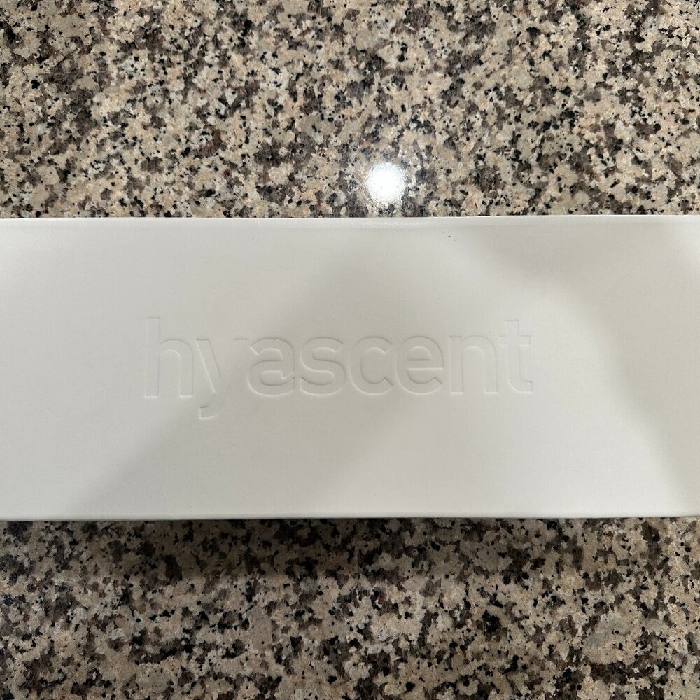 Luxury Hyascent Sculptural Diffuser Vessel — Ready for Refill Oil - Picture 5 of 6